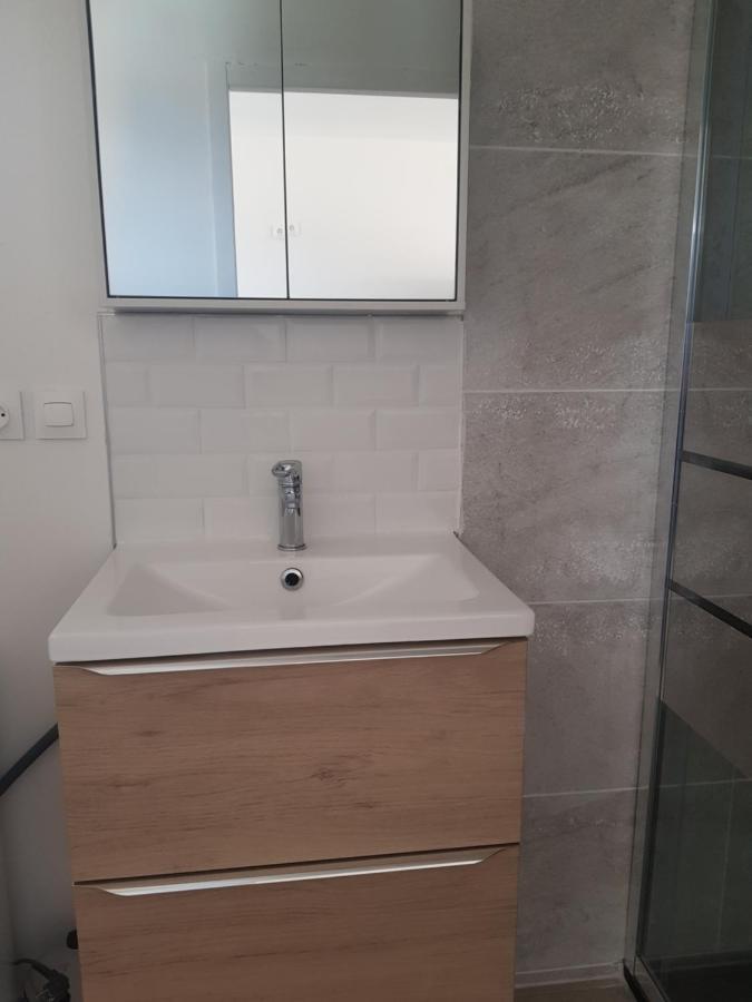 Apartament Dependance 29M2 Climatisee Saint-Gilles  Zewnętrze zdjęcie