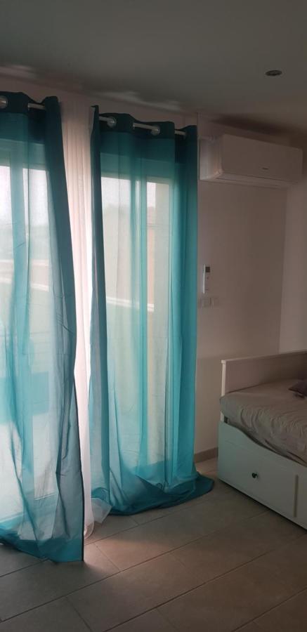 Apartament Dependance 29M2 Climatisee Saint-Gilles  Zewnętrze zdjęcie